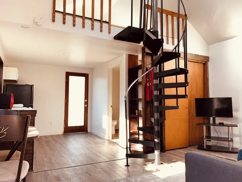 Westside Loft Living - Image 1