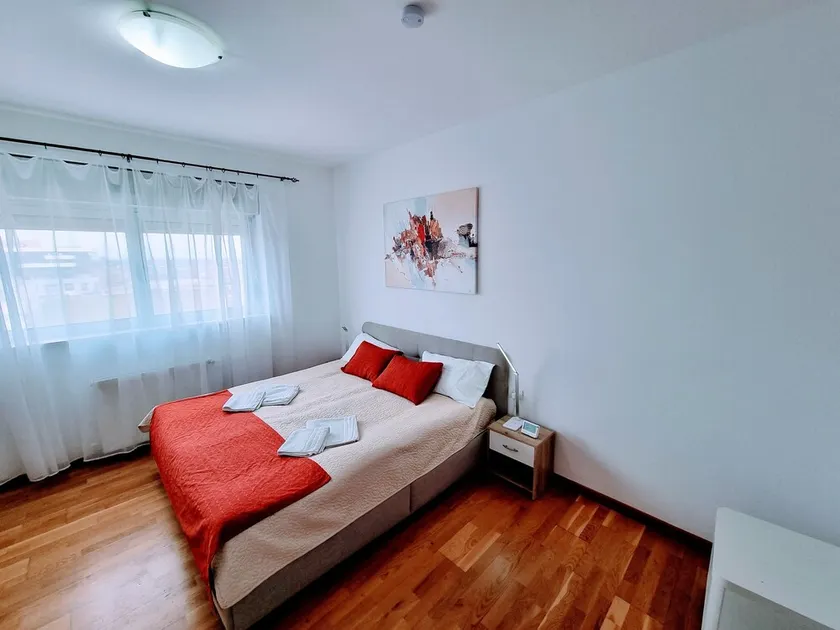 RING TM - spacious,  big terrace, safe underground parking - Image 1