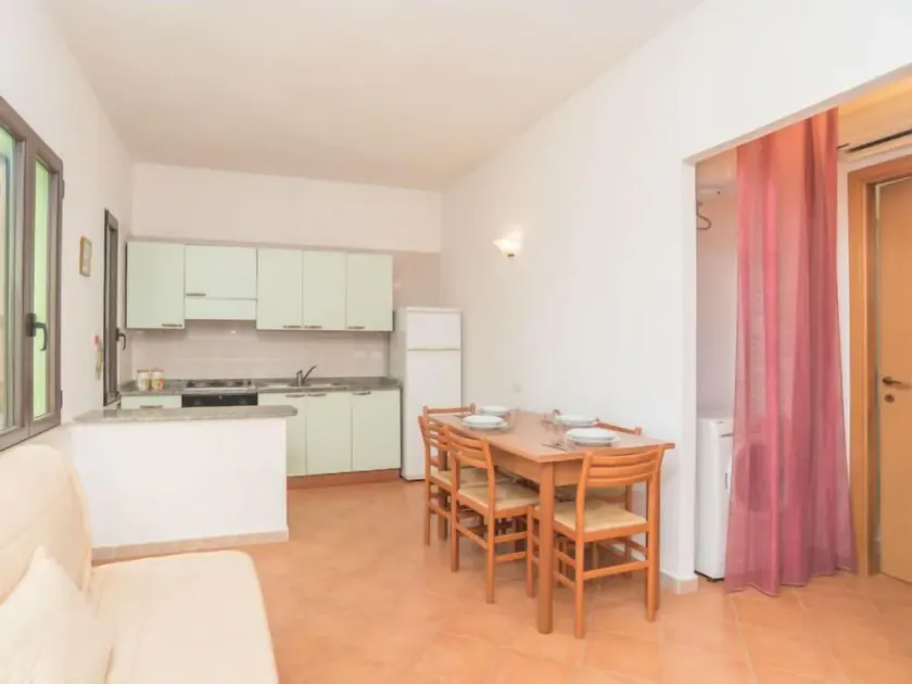 Apartment Stella con piscina comune - REI100 by Interhome - Image 1