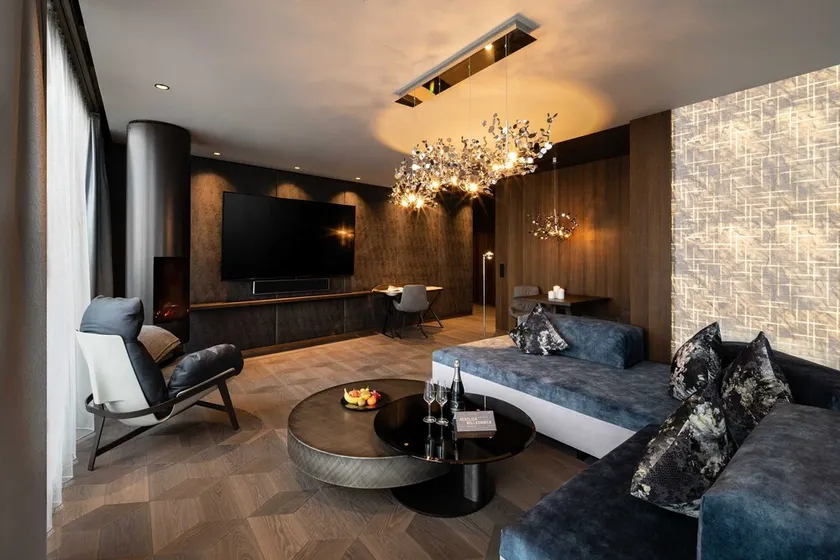 Rooftop-pool-suite - Wellness- & Sporthotel Jagdhof - Image 1