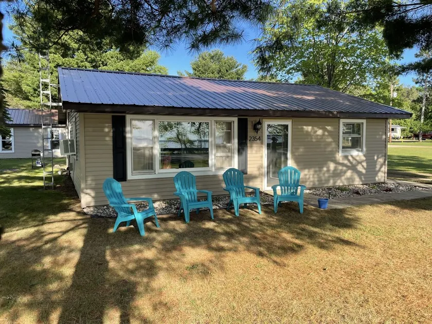 Cozy Lake View Getaway  - Image 1