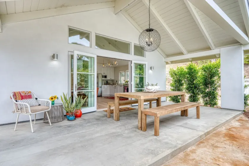 727 Sonrisa St 1 Bedroom Home by RedAwning - Image 1