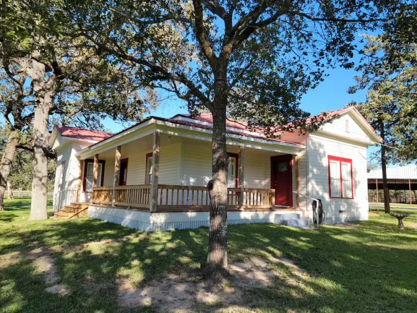 Country house minutes from Aggieland - Image 1