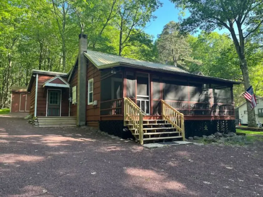 Cottage Close to Lake w Fireplace/FirePit/Wildlife - Image 1