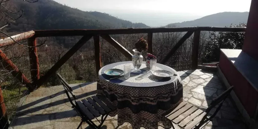 Rustikes Landhaus mitten in der Natur mit blick auf dem Meer - Image 1
