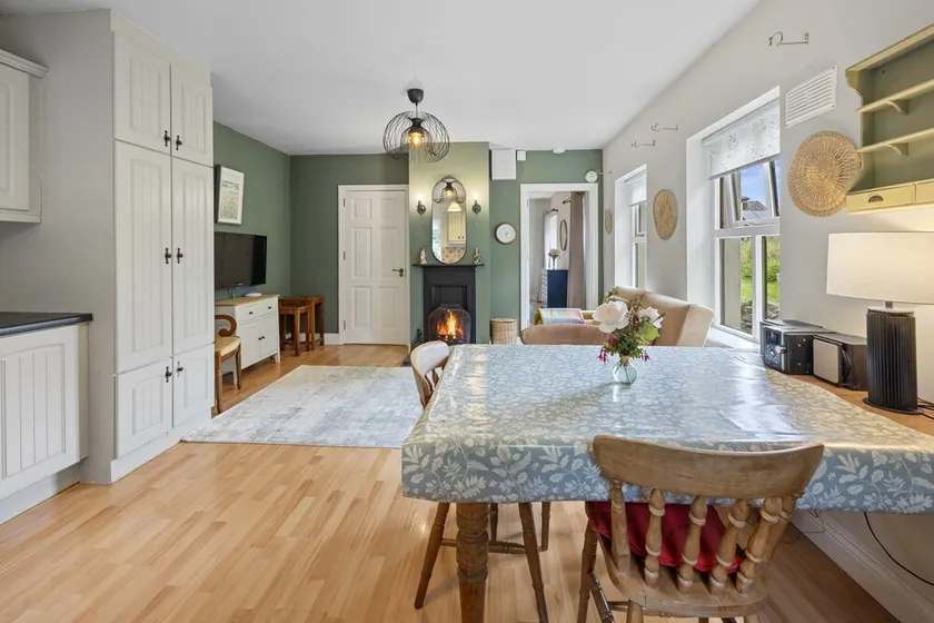 Mountshannon cottages - Image 1