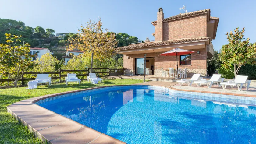2LLEV02 -Beautiful house for 8 people with private pool located in a quiet area near the beach - Image 1