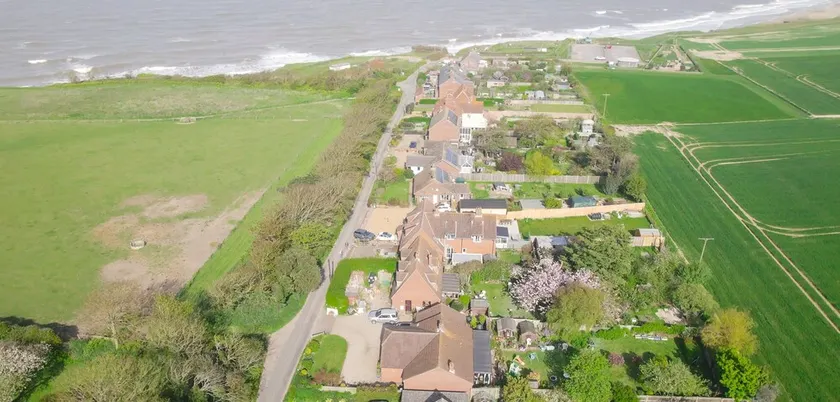 Charming beachside home with the most fantastic views - Image 1
