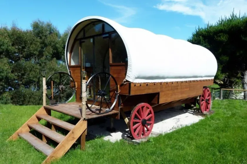 COLONIAL WAGON + sleepout - Wacky Stays - 6 locations UNIQUES - Image 1