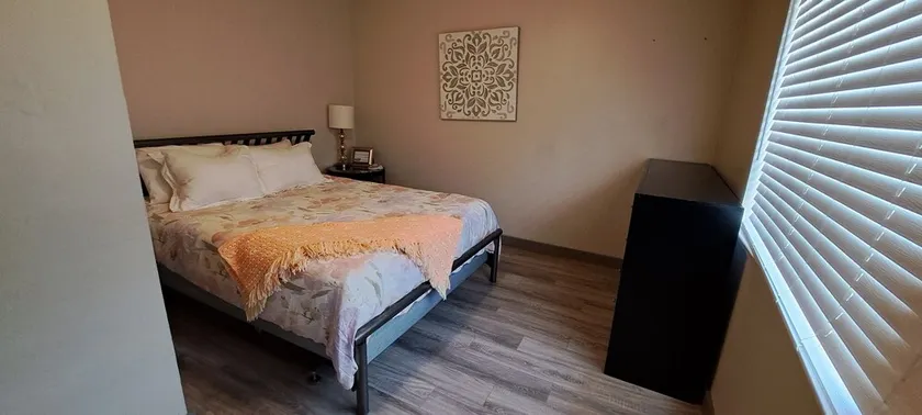 Hidden Gem Town House - Image 1