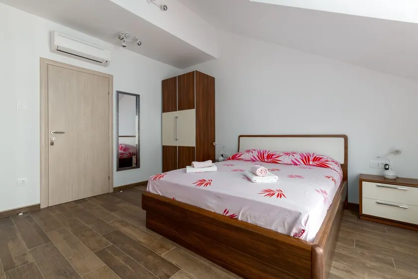 Schönes brandneues Zimmer in der Nähe von Dubrovnik mit Balkon und eigenem Bad. - Image 1