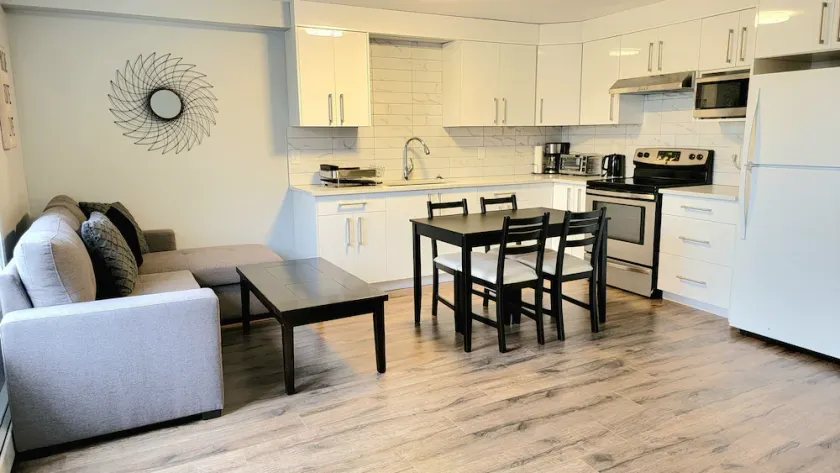 Adorable 2-bedroom basement suite - Image 1