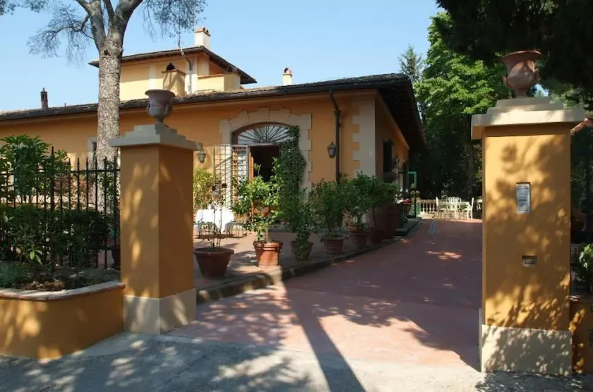 Villa on the outskirts of Florence - Image 1