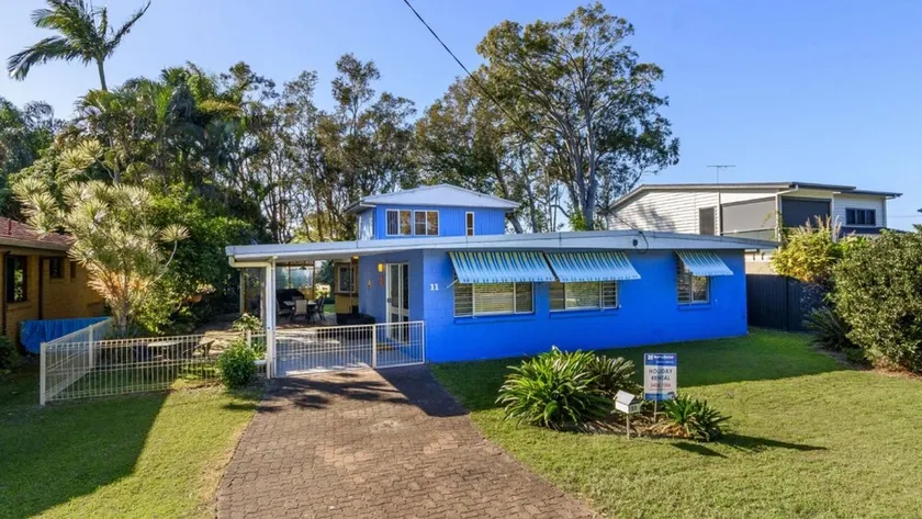 Bribie Beach House On Solander - Image 1