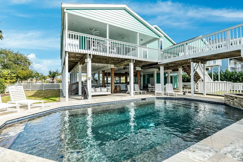 Private Canal Home w/ 2 Living Areas, Easy Bay Access & POOL - Image 1