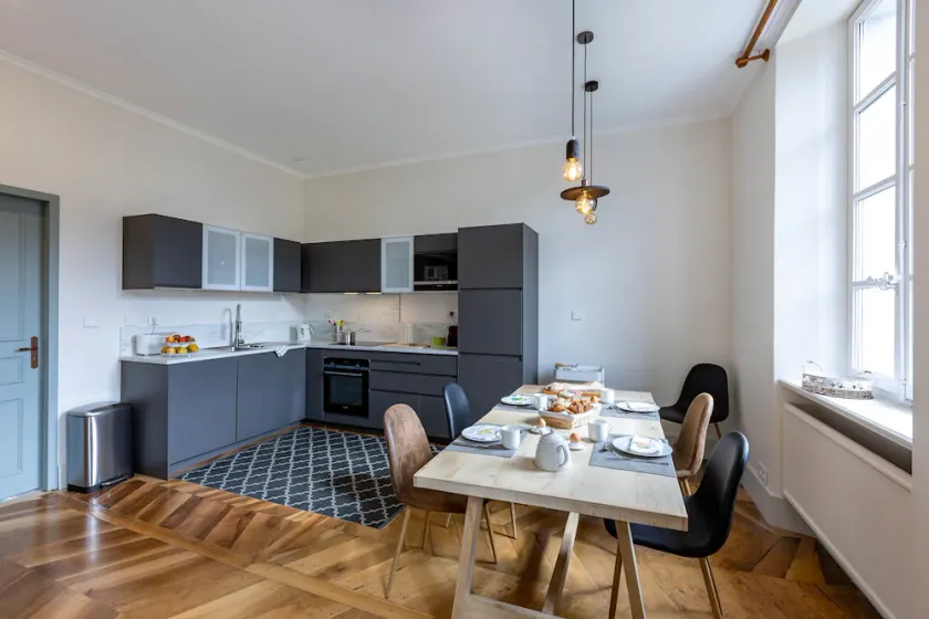Apartment-Deluxe-Ensuite-Mountain view-Le Balcon - Image 1