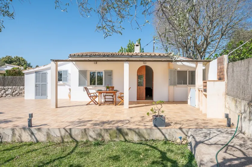 Ferienhaus Ses Oliveres mit Bergblick, WLAN, Klimaanlage, Terrassen und Garten - Image 1
