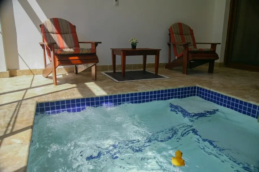 Terrace, golf course views, jacuzzi, gated community - Image 1