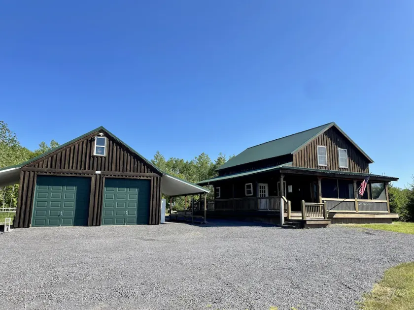 Salmon River Waterfront Lodge w/ Soothing Hot Tub - Image 1