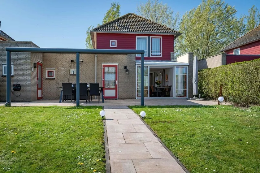 Maxime 296 - Kustpark Village Scaldia - Large detached holiday villa directly at the lake with spacious garden - Image 1