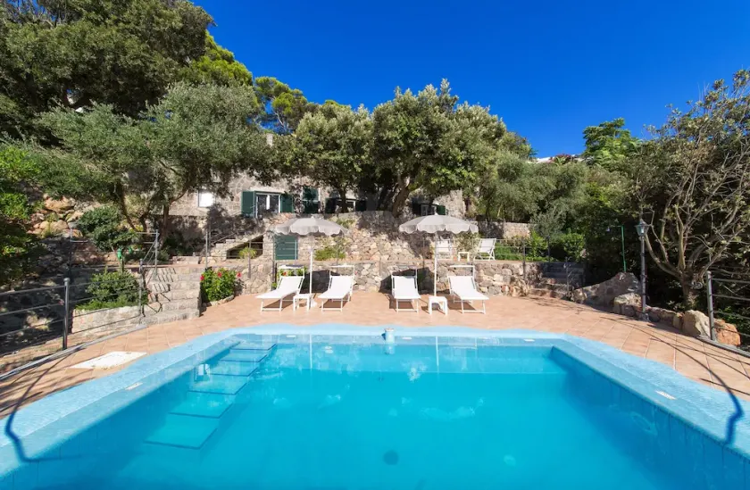 Luxusvilla mit Panoramapool in Ischia, nahe der Amalfiküste - Image 1