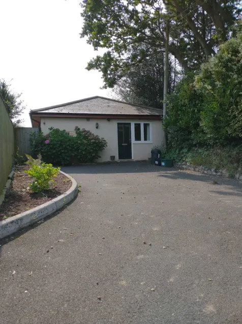 lockwood bungalow adults only - Image 1