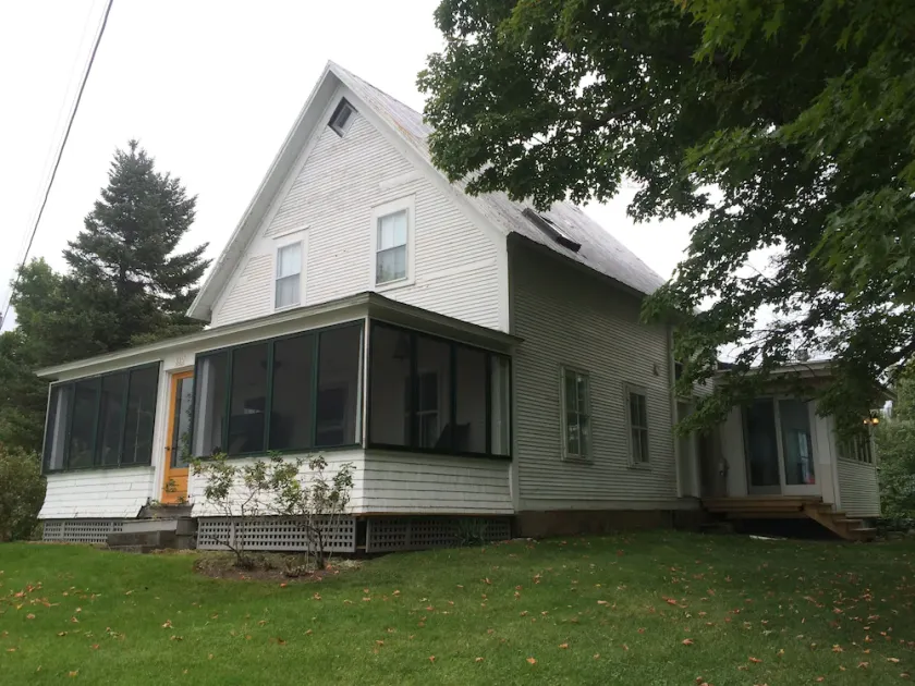 Lake Champlain Cottage Ancestral house - Image 1