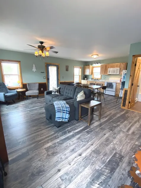 2 Bedrooms with a King Bed, 1 Bath across from the Visitor Center - Image 1