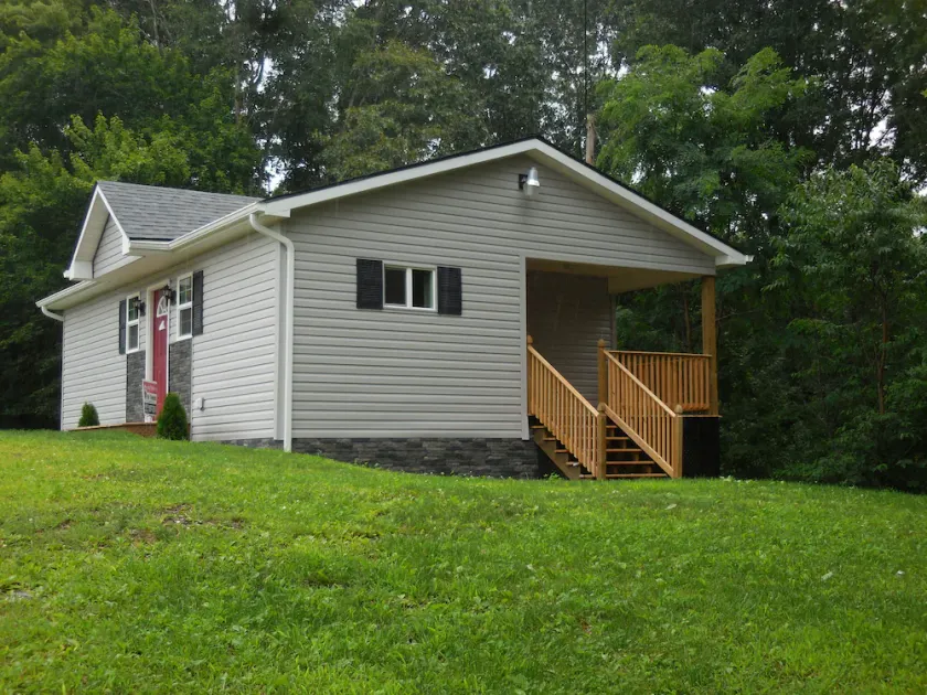 Nouveau Red Bird Cottage - Image 1