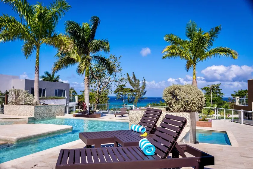 Nautical Homes 3 Ocean Front/View, Free Wifi, A/C, Hot Tub, BBQ Grill. Balcony - Image 1