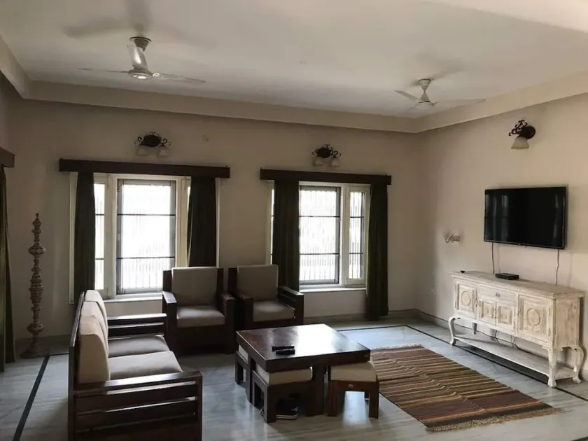 Happy Homestay 3BR - safe VIP zone, centrally located - Image 1