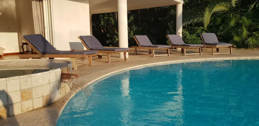 Villa med pool och jacuzzi med havsutsikt 5 minuter från stranden - Image 1