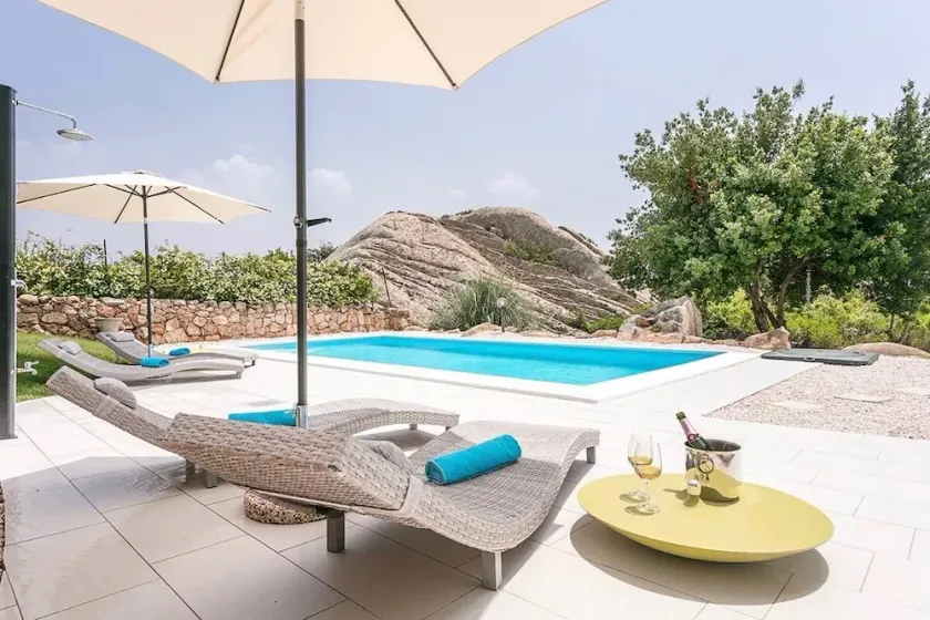 Fire soveværelser moderne villa med pool og havudsigt nær stranden i Cala Ginepro - Image 1