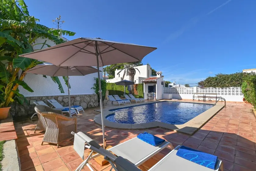 Klassisk och komfortabel villa i Javea, på Costa Blanca, Spain  med privat bassäng för 6 personer - Image 1