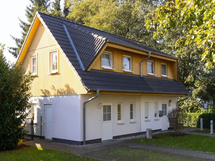 Schneider 2d by Interhome - Image 1
