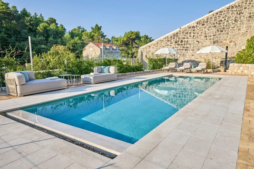 Villa Reverie - Seven Bedroom Villa, Sleeps 14 - Image 1