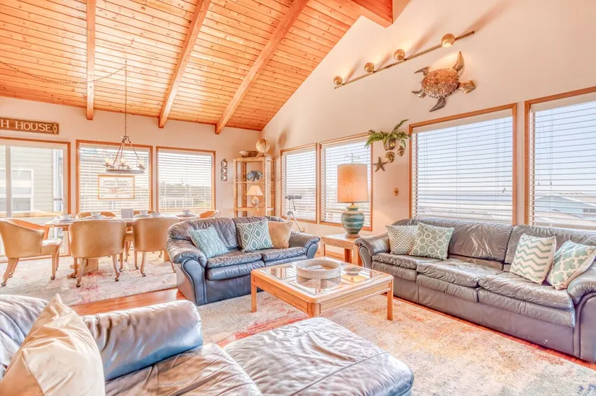 Rymlig Oceanview 3-Bd nära staden i Rockaway har två vardagsrum, dubbel däck! - Image 1