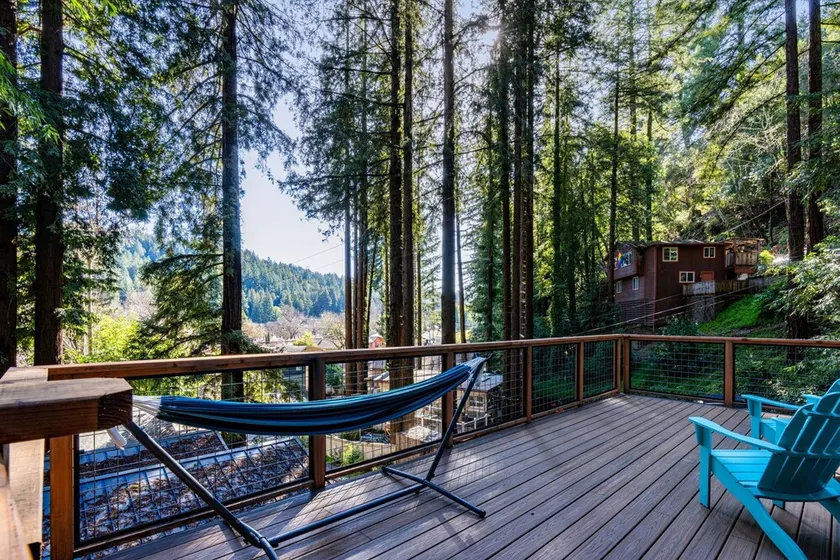 Peaceful Redwood Hideaway - Hot Tub, A/C, Walk to Russian River and Downtown - Image 1