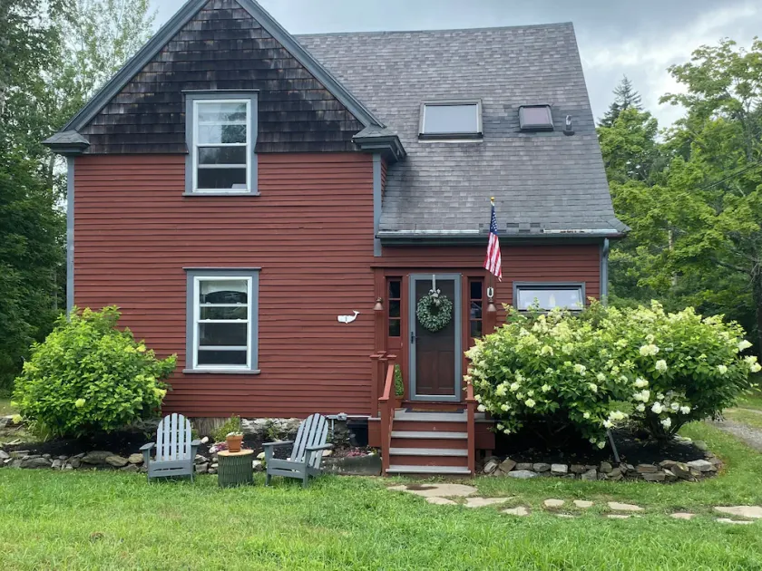  Island Home Minutes Away from beaches, hiking, kayaking, or seaside dining - Image 1