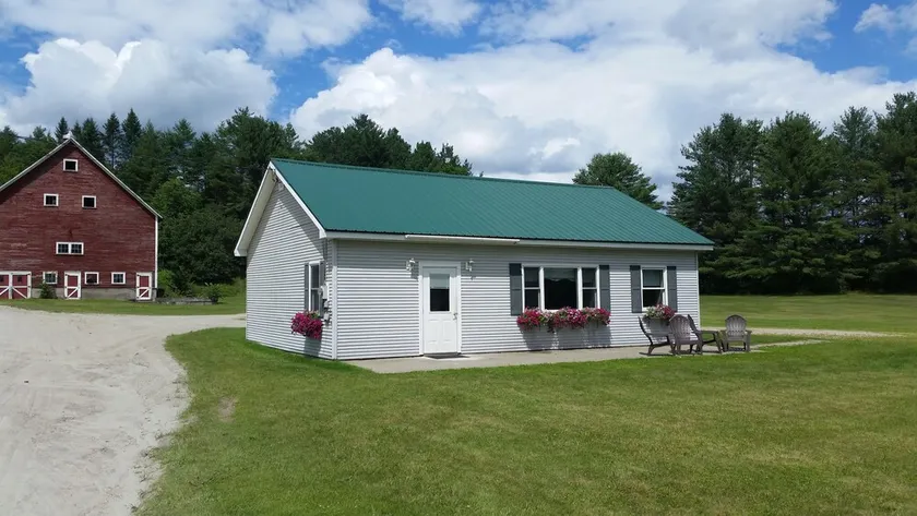 Land Cottage Near Kingdom Trails + Burke, Farm Setting - Mød dyrene :) - Image 1