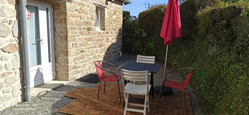 Charming renovated stone house in a country village - Image 1
