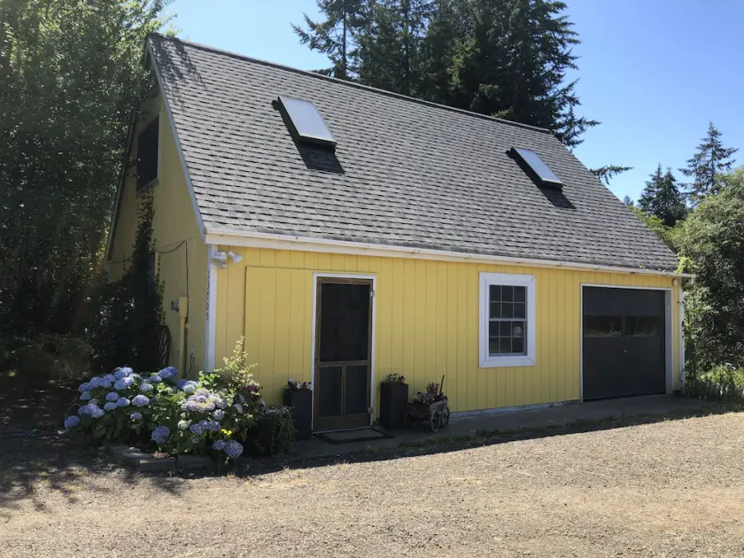 Charming Vashon Island Cottage - Just 3 minutes from the ferry. - Image 1
