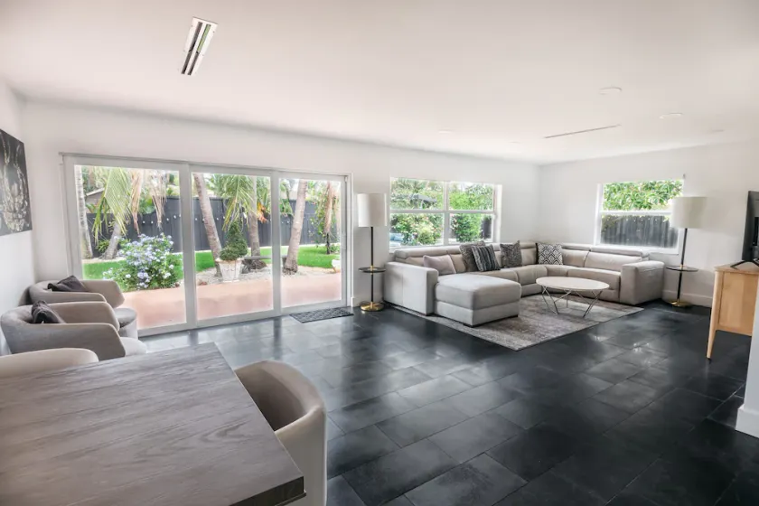 Tropical Oasis with Modern Kitchen & Private Backyard- 15 Min to Beach/Downtown - Image 1