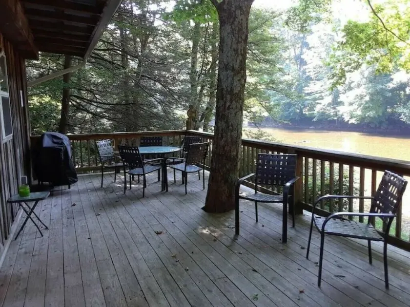 Riverside Retreat - Image 1