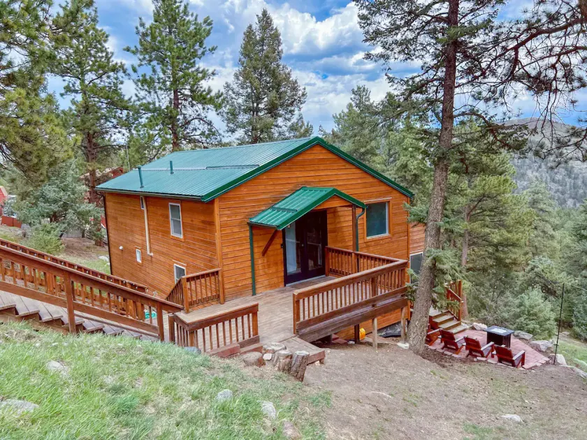 Cozy Mountain Getaway with Stunning Views! - Image 1
