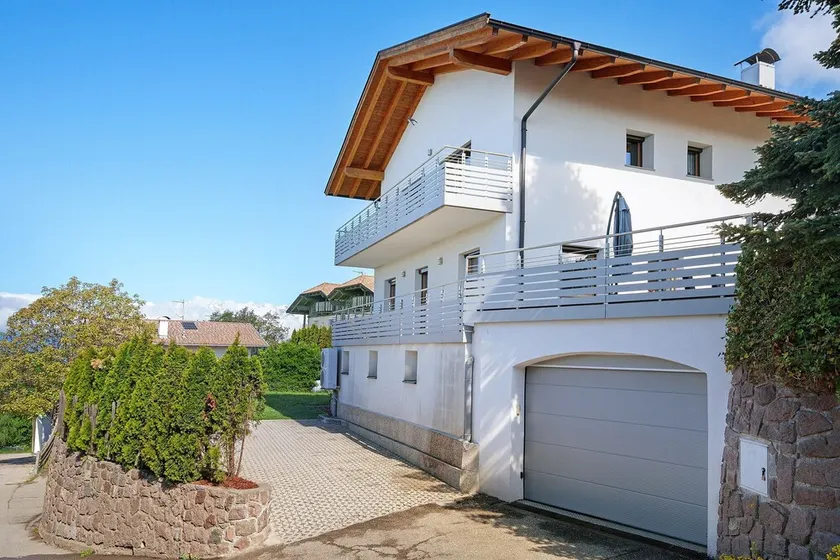 Casa de vacaciones 'Villa Reny' con vistas a la montaña, terraza privada y Wi-Fi - Image 1
