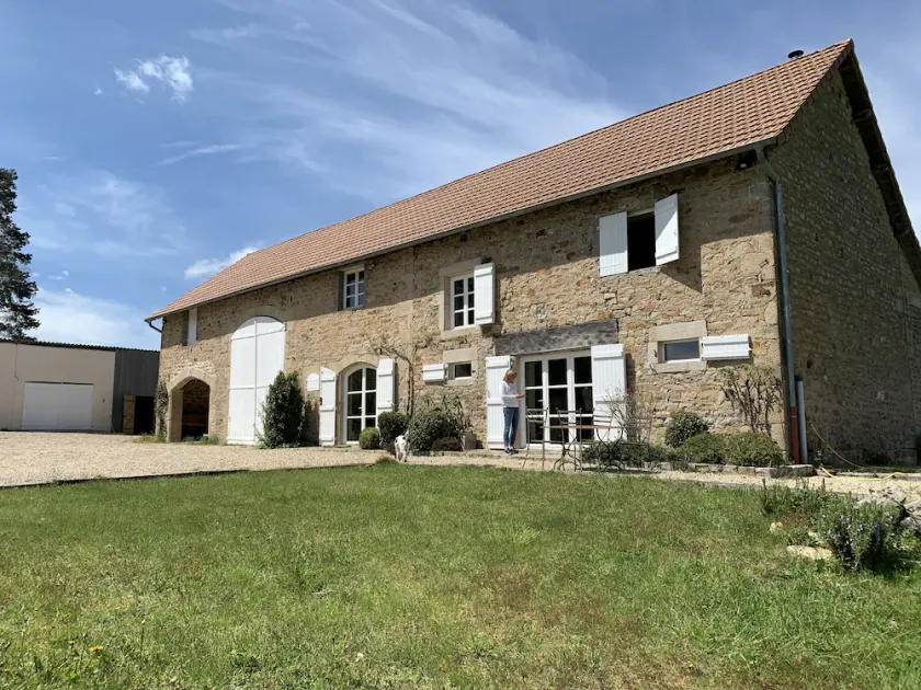 Charming stone house in the Charollais Brionnais region with breathtaking views. - Image 1