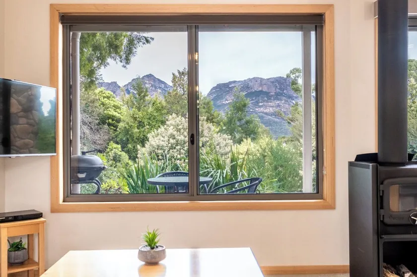 Mica (FS6) - Freycinet Holiday Houses - Image 1