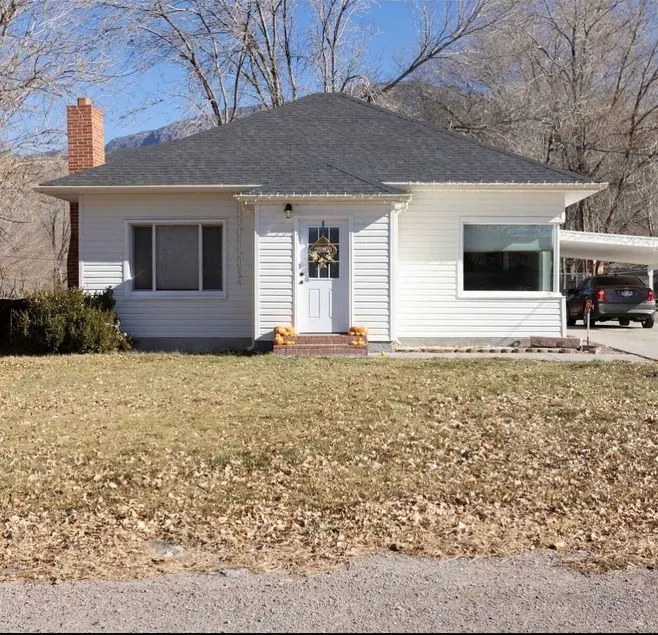 Mystic Manor Monroe 4 Bed Farm House- 10 min walk to Hot springs - Image 1