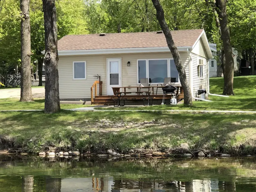 Lake Miltona, MN Weekly Rental Cabin is located right on the beach. - Image 1